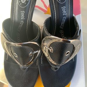 Black sandals size 7 1/2